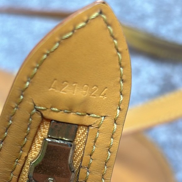 AUTHENTIC LOUIS VUITTON SAINT JAQUES GM - Picture 11 of 14